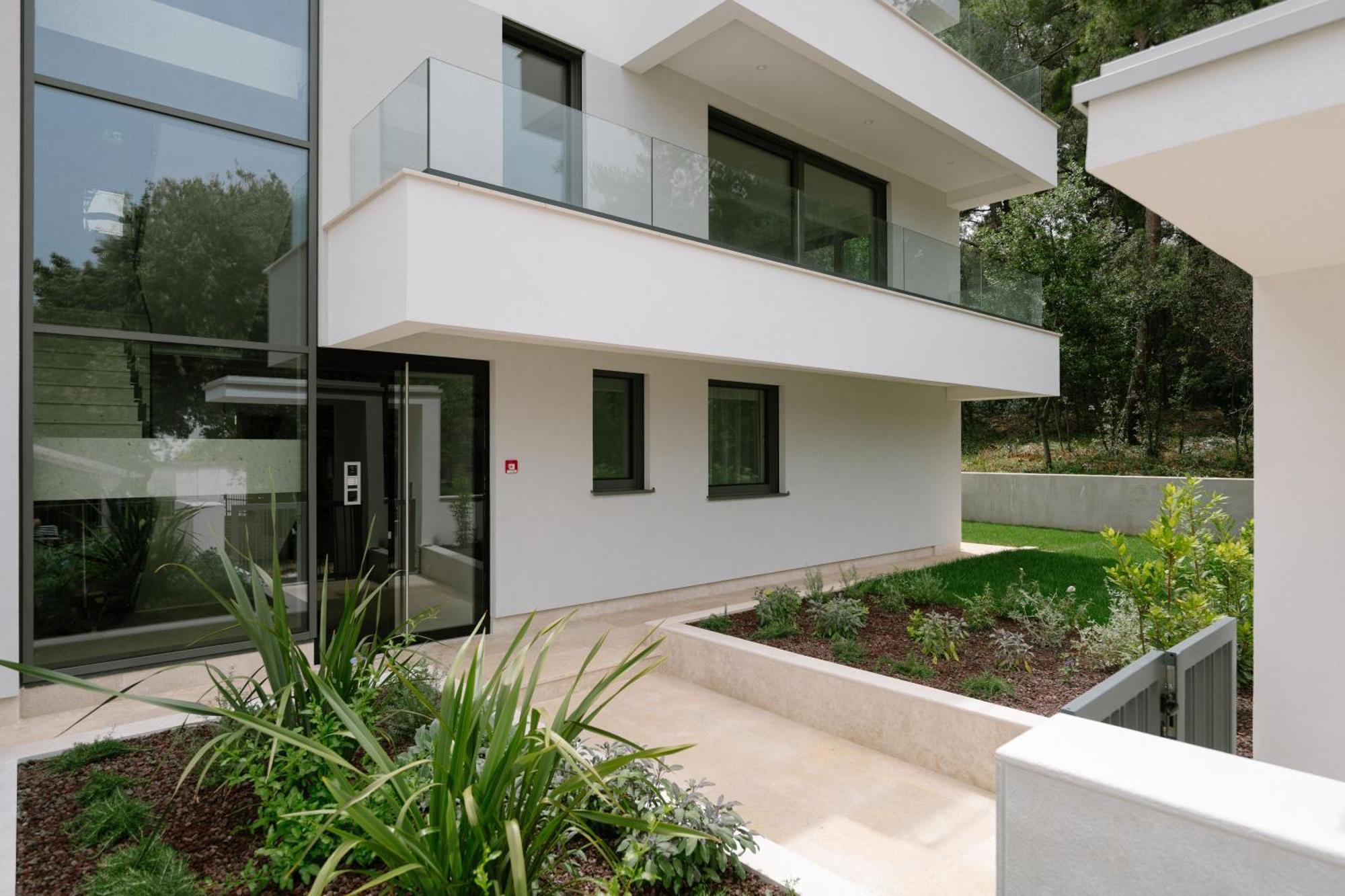 רוביני The Q Bliss - Your New 4-Star Hideaway With A Garage מראה חיצוני תמונה