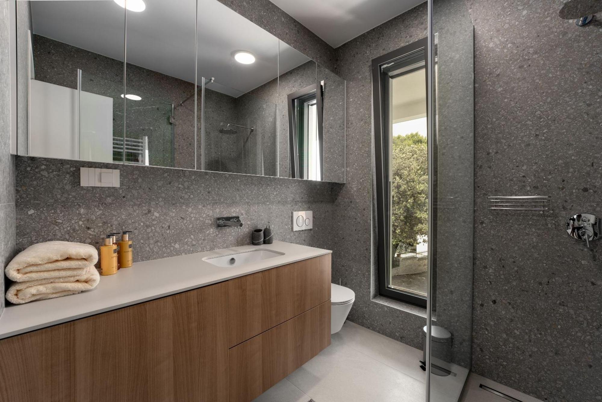 רוביני The Q Bliss - Your New 4-Star Hideaway With A Garage מראה חיצוני תמונה